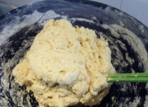 钓鱼饵料豆饼粉的自制秘方与使用技巧