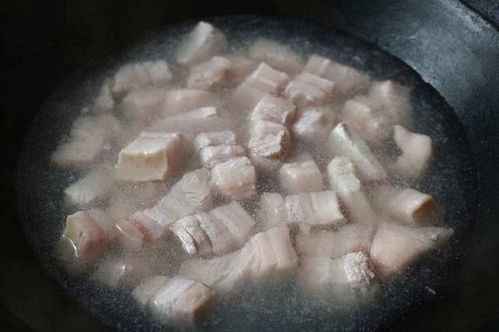 江里钓鱼饵料怎么开饵好?掌握这5个技巧,鱼获翻倍!