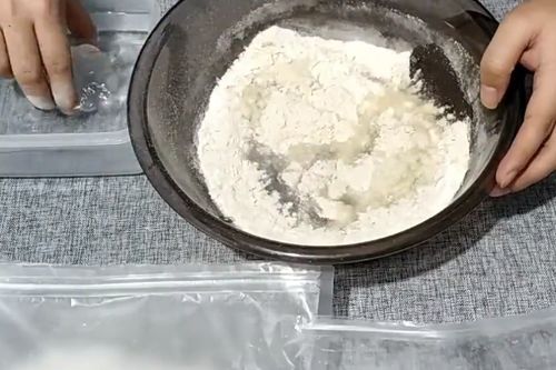 钓鱼饵料加拉丝粉的完美配比与制作方法