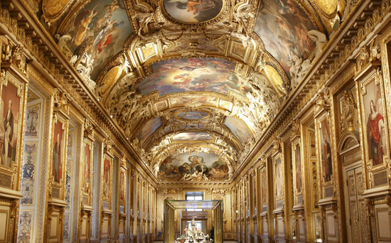 卢浮宫突发抢劫案闭馆,“盗走9件拿破仑珠宝”