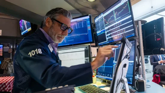 午盘:美股维持涨势 市场关注美国政府停摆事件进展